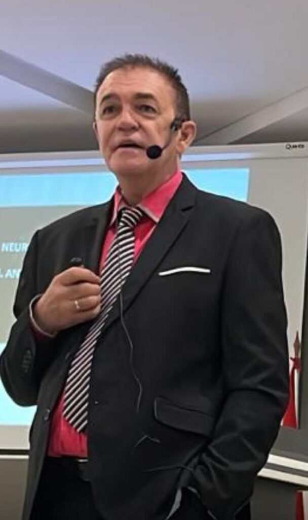 Dr. Antonio Hernández Fernandéz